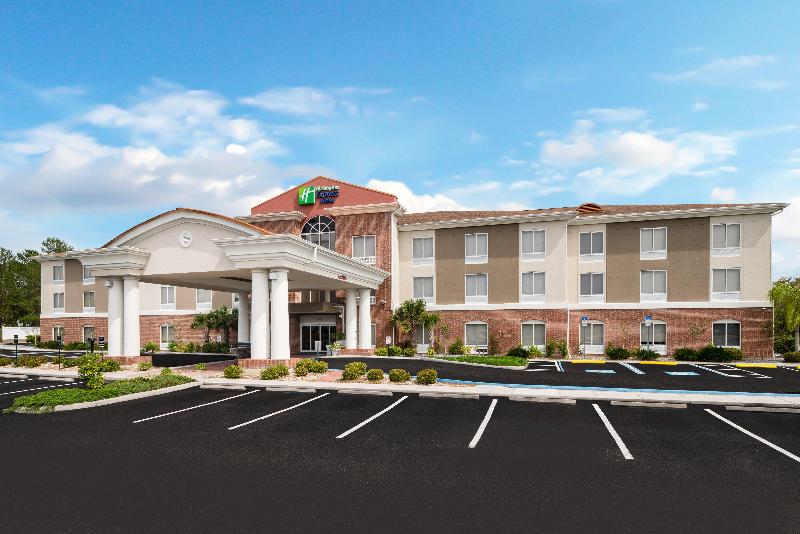 Holiday Inn Express & Suites Spring Hill By IHG image