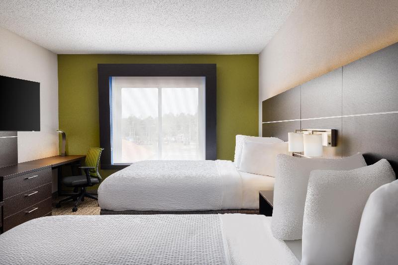 Holiday Inn Express & Suites Spring Hill By IHG image