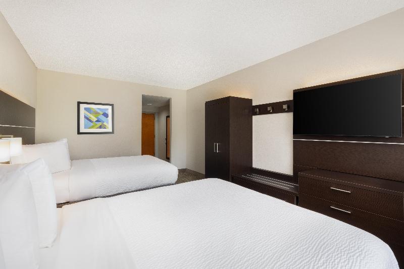 Holiday Inn Express & Suites Spring Hill By IHG image