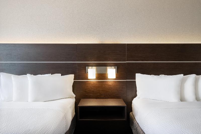 Holiday Inn Express & Suites Spring Hill By IHG image