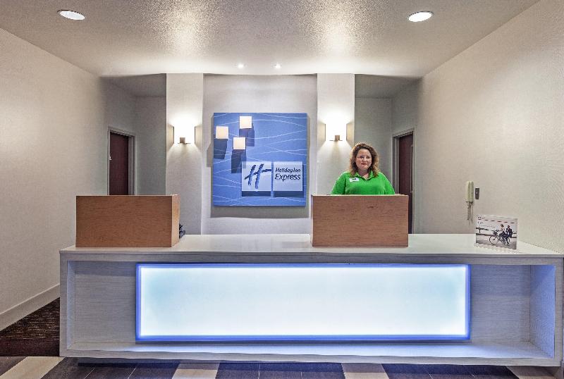 Holiday Inn Express and Suites Shreveport South Pa