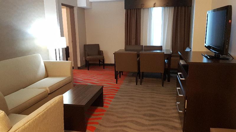 Holiday Inn Express and Suites Barrie photo 17
