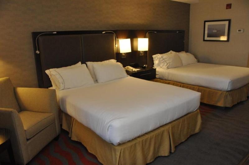 Holiday Inn Express and Suites Barrie
