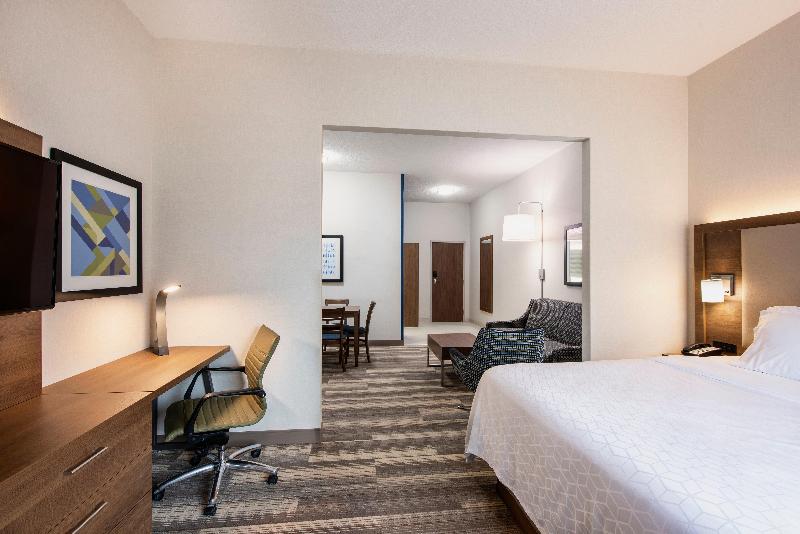 Holiday Inn Express and Suites Saskatoon photo 12