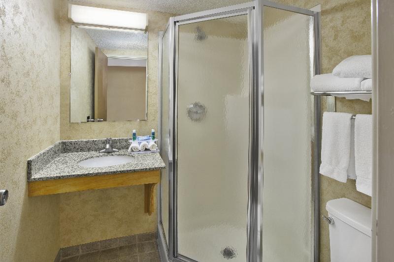 Holiday Inn Express Irwin (Pa Tpk Exit 67) By IHG photo 16