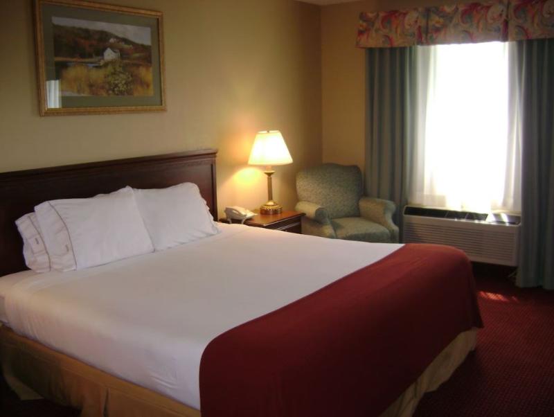 Holiday Inn Express Irwin (Pa Tpk Exit 67) By IHG image