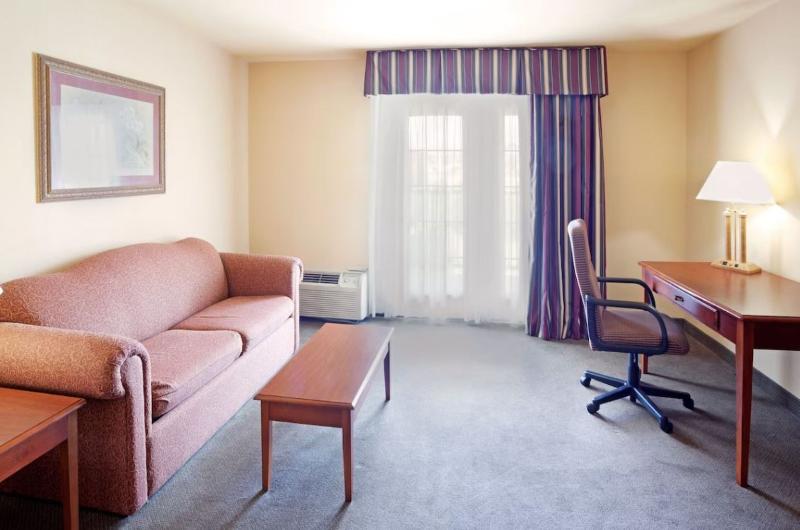 Holiday Inn Express Irwin (Pa Tpk Exit 67) By IHG image