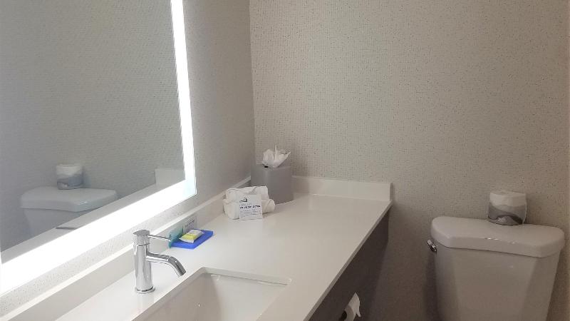 Holiday Inn Express Irwin (Pa Tpk Exit 67) By IHG image