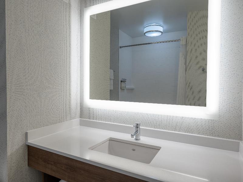 Holiday Inn Express Radcliff Fort Knox image