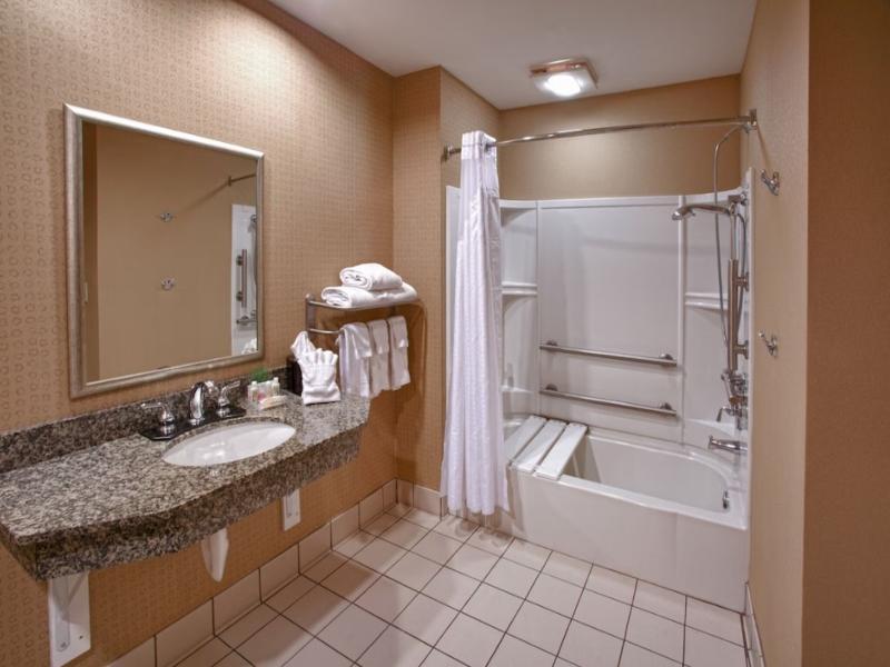 Holiday Inn&Suites St. Paul Ne - Lake Elmo By IHG image