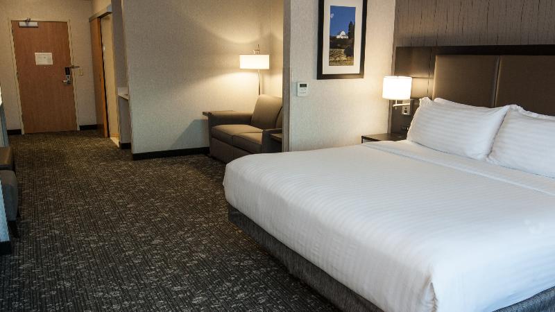 Holiday Inn Express and Suites Cheney photo 12