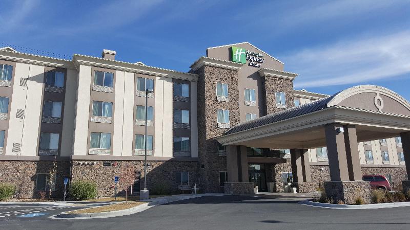 Holiday Inn Express and Suites Springville South P