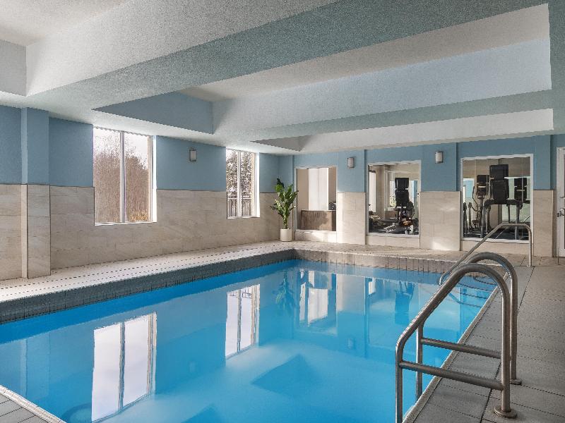 Holiday Inn Express and Suites Huntsville Muskoka image