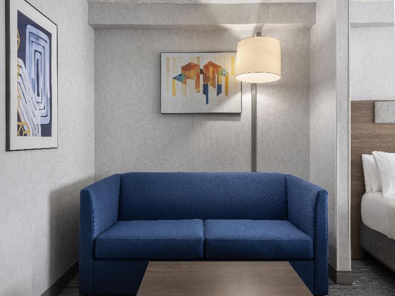 Holiday Inn Express and Suites Huntsville Muskoka image