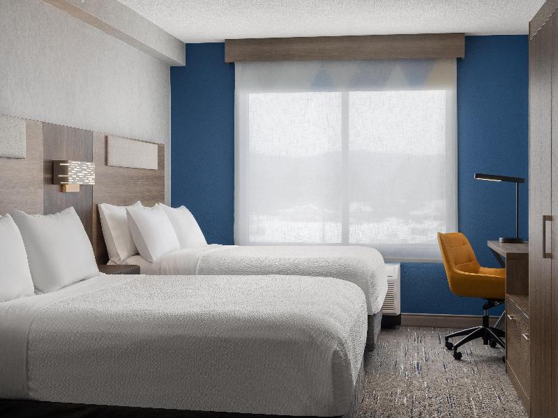 Holiday Inn Express and Suites Huntsville Muskoka image