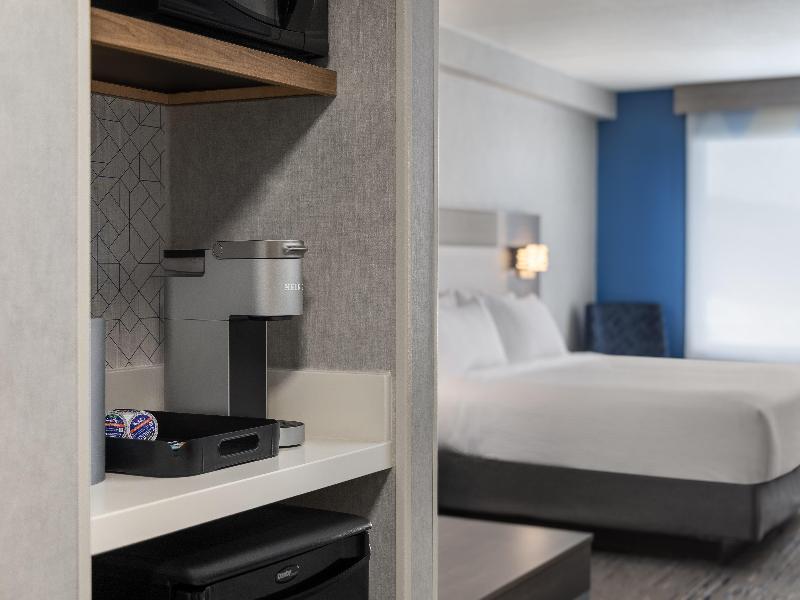 Holiday Inn Express and Suites Huntsville Muskoka image