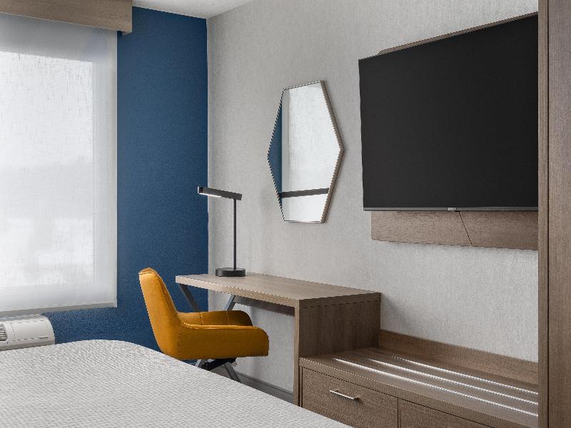 Holiday Inn Express and Suites Huntsville Muskoka image
