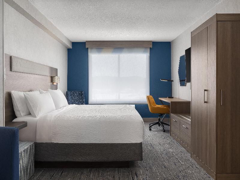Holiday Inn Express and Suites Huntsville Muskoka image