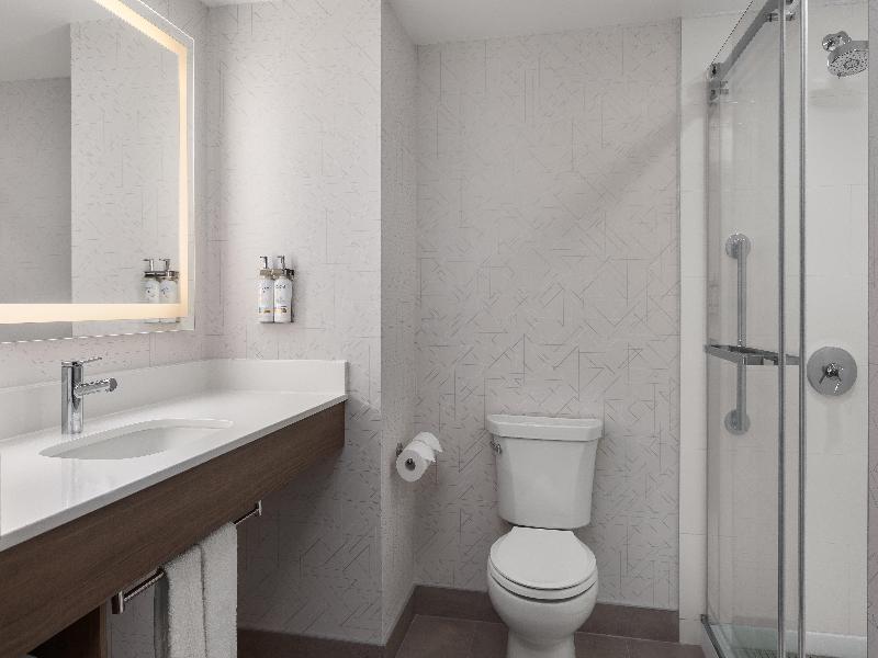 Holiday Inn Express and Suites Huntsville Muskoka image