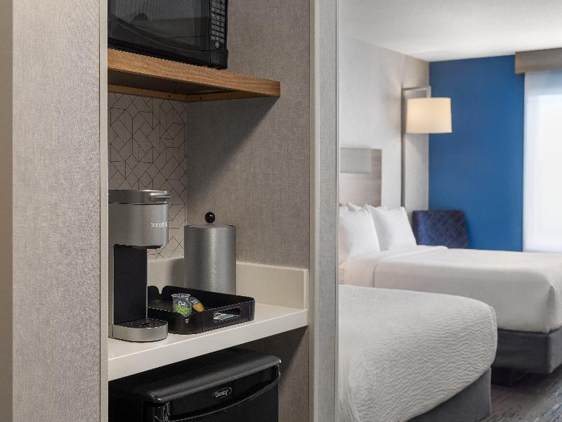Holiday Inn Express and Suites Huntsville Muskoka image