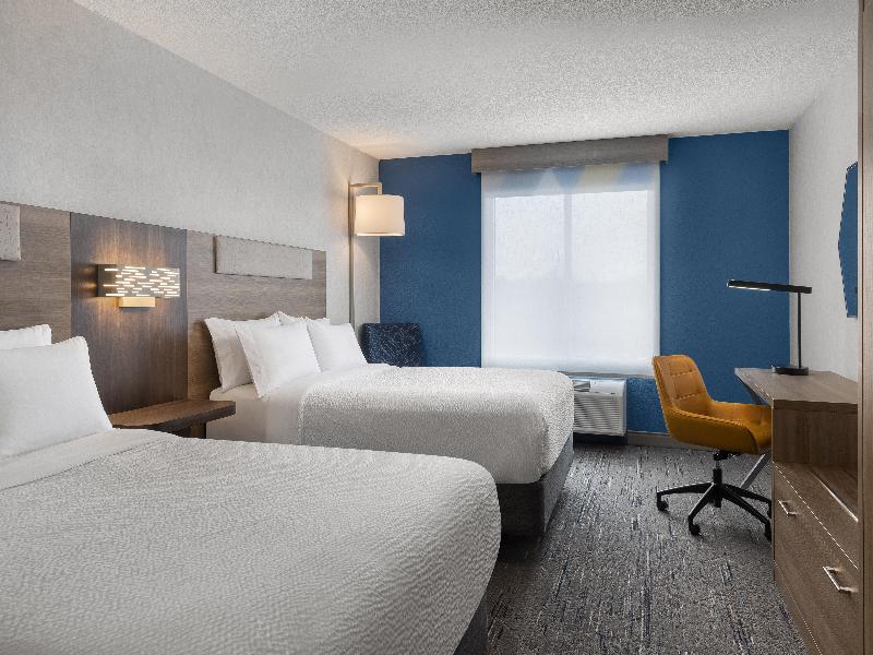Holiday Inn Express and Suites Huntsville Muskoka image