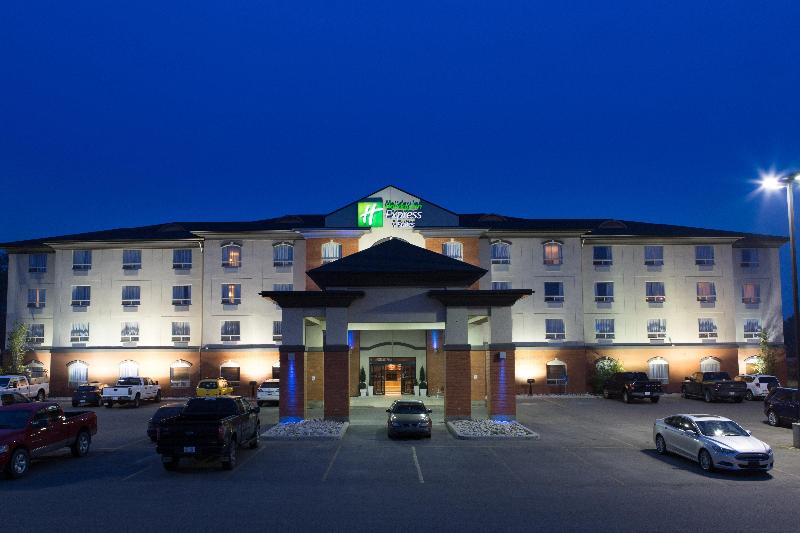 Holiday Inn Express and Suites Slave Lake