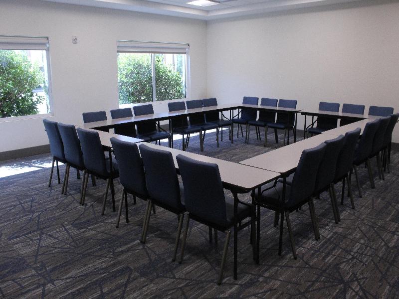 Holiday Inn Express and Suites Roswell image