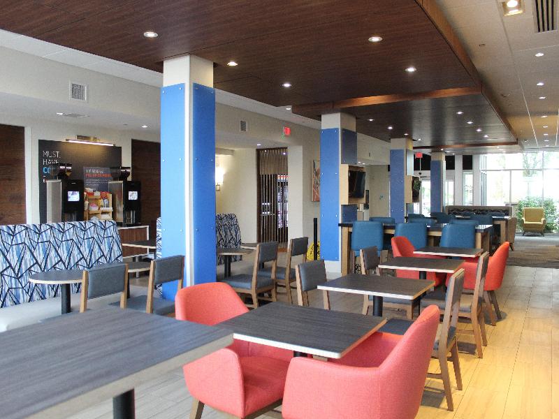 Holiday Inn Express and Suites Roswell image