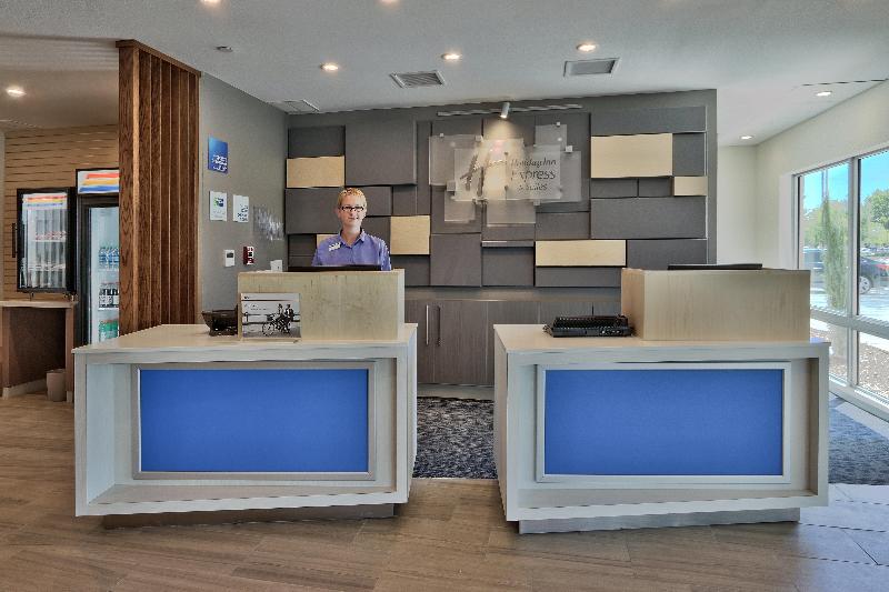 Holiday Inn Express and Suites Roswell image