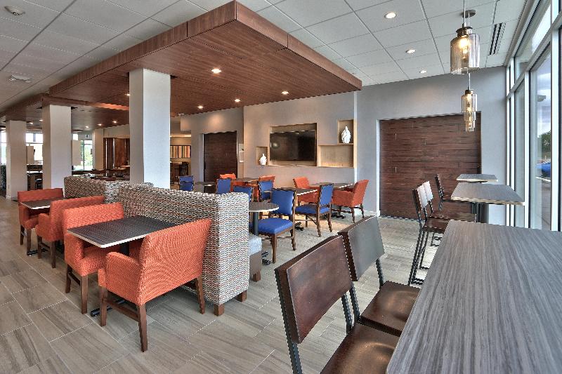 Holiday Inn Express and Suites Roswell image