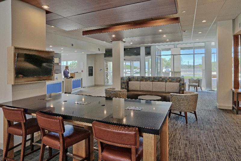 Holiday Inn Express and Suites Roswell image