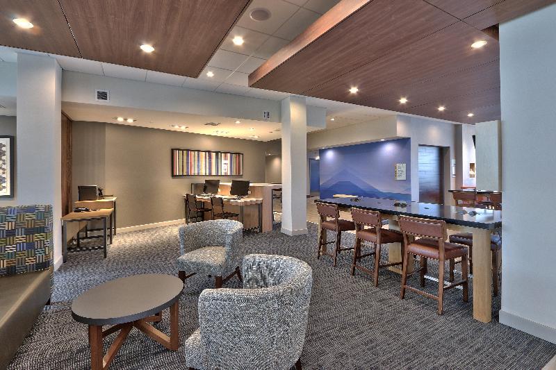 Holiday Inn Express and Suites Roswell image