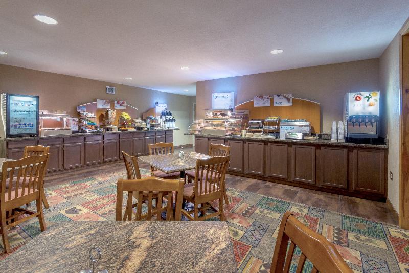 Holiday Inn Express and Suites Raton image