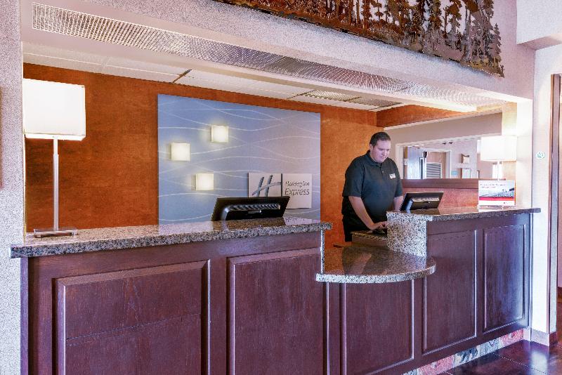 Holiday Inn Express and Suites Raton image