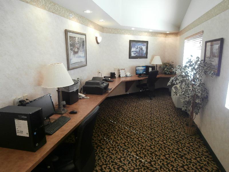 Holiday Inn Express and Suites Raton image