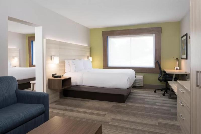Holiday Inn Express Louisville Northeast 5