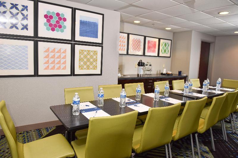 Holiday Inn Express and Suites Selma image