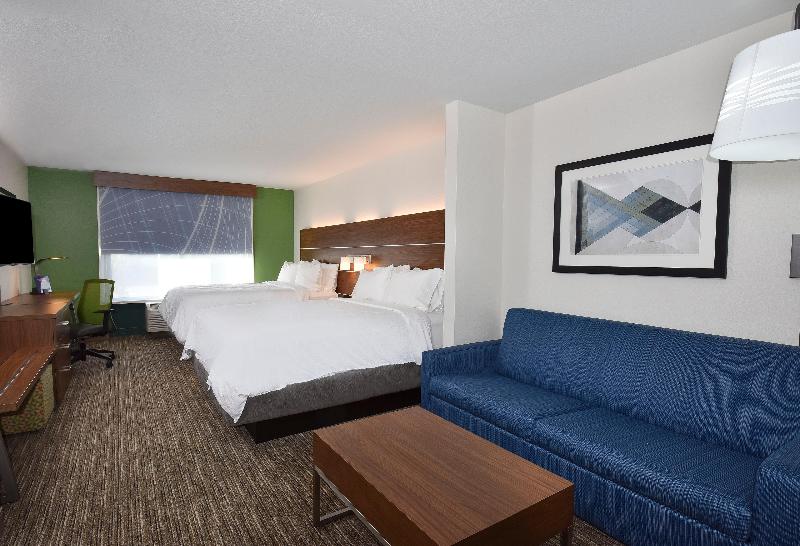Holiday Inn Express and Suites Selma image