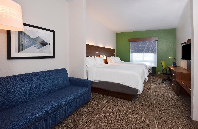 Holiday Inn Express and Suites Selma image