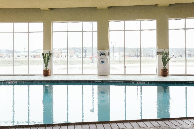 Holiday Inn & Suites East Peoria image
