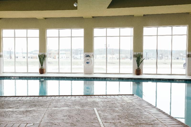 Holiday Inn & Suites East Peoria image