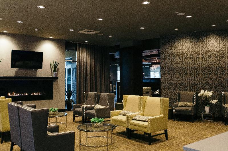 Holiday Inn & Suites East Peoria image
