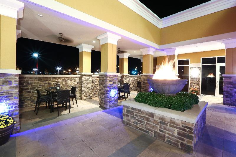 Holiday Inn & Suites East Peoria image