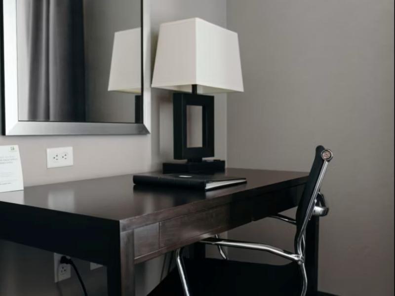 Holiday Inn & Suites East Peoria image