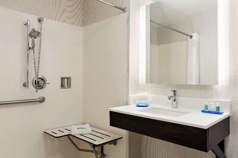 Holiday Inn Express & Suites Shawnee I-40 By IHG photo 14