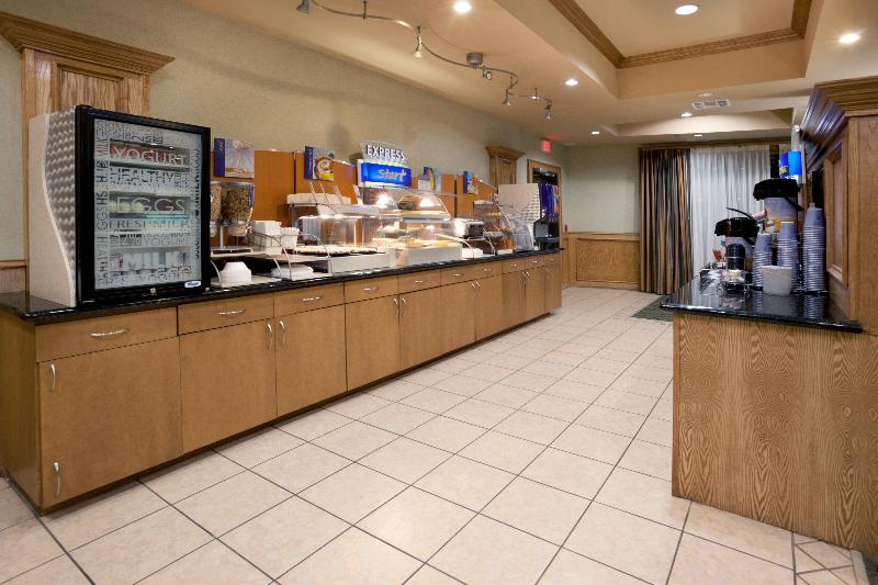 Holiday Inn Express & Suites Zapata By IHG image