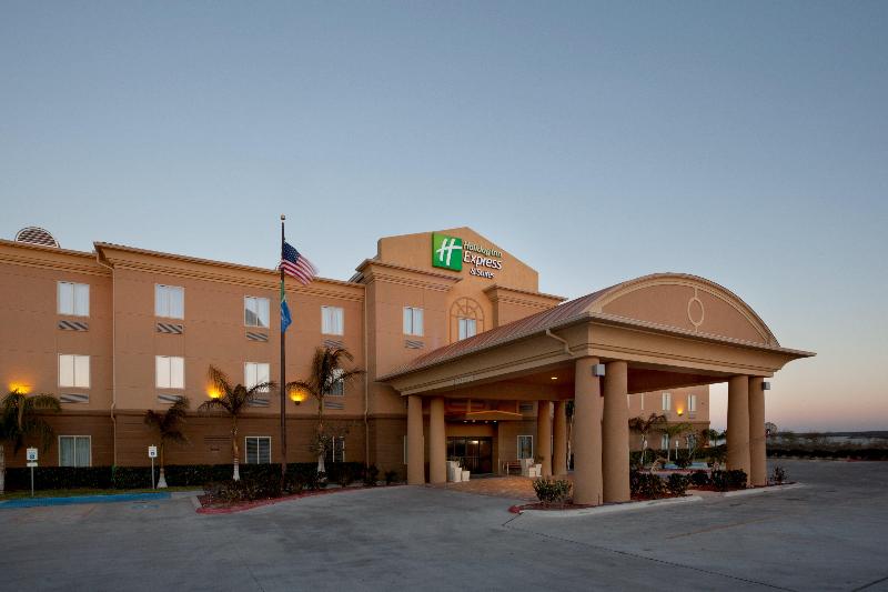 Holiday Inn Express & Suites Zapata By IHG image
