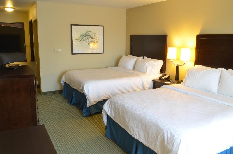 Holiday Inn Express Waterloo Cedar Falls photo 18