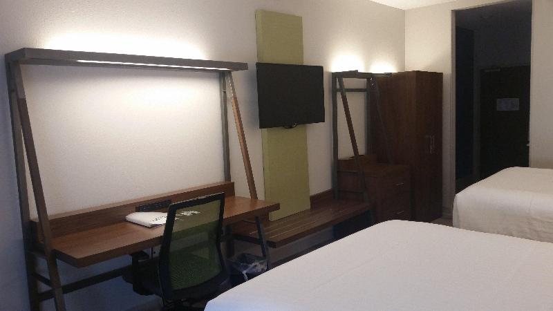 Holiday Inn Express Slidell an IHG Hotel photo 13