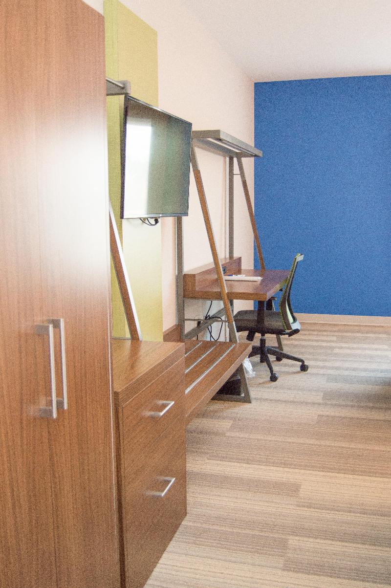 Holiday Inn Express Slidell an IHG Hotel photo 15